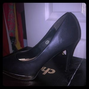 Black high Heels size 8